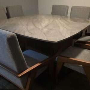 Set Comedor Omala en mármol gris corte en arco perineal base de parota para 8 personas