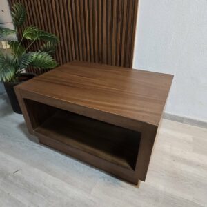 Mesa de centro en parota Francia