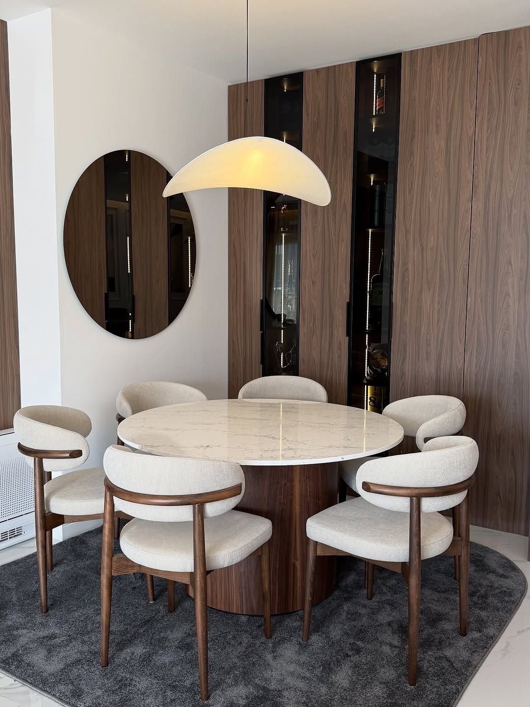 Comedor redondo GALES en mármol beige para 6 personas 150cm